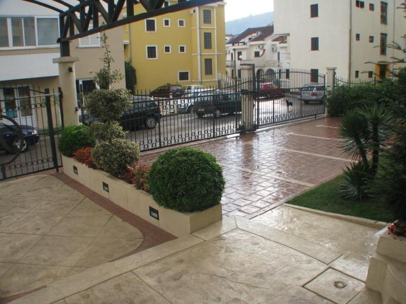 Apartmani Mirenza Budva Eksteriør billede